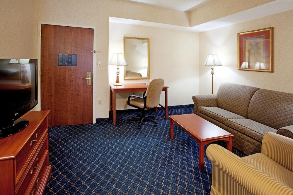 Holiday Inn Express & Suites Orangeburg By Ihg Exteriör bild