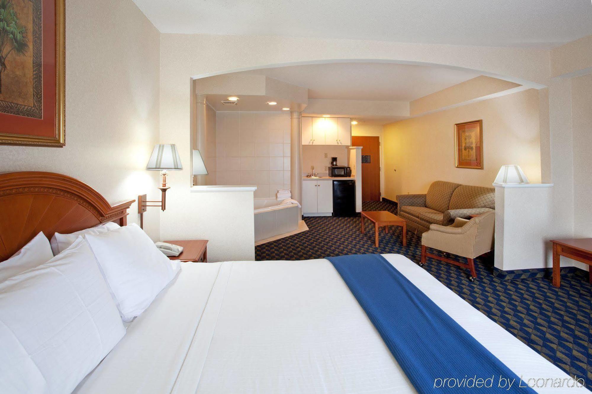 Holiday Inn Express & Suites Orangeburg By Ihg Exteriör bild